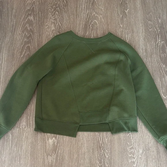 Hunter Brand Women's Sweater - Picture 2 of 6